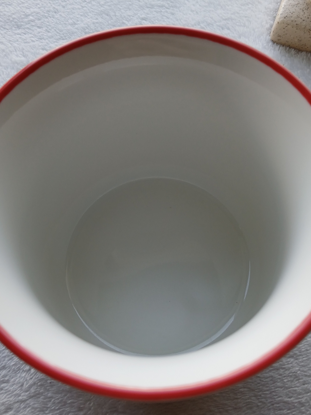 🎵 I Love Dolly by Dolly Parton White Ceramic Coffee Mug with Red Accents - NWT - Picture 2 of 4